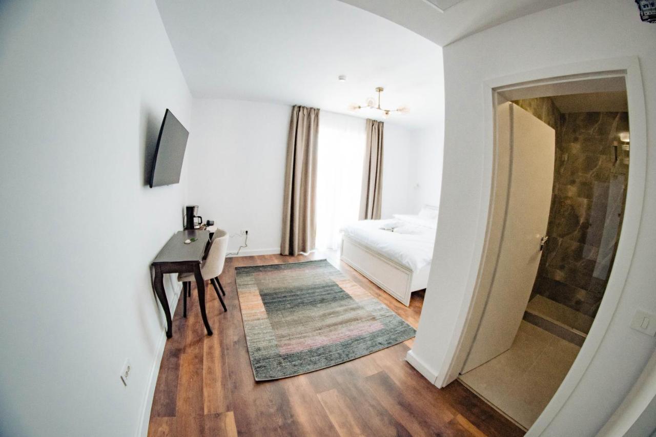 Hotel B4 오라데아 외부 사진