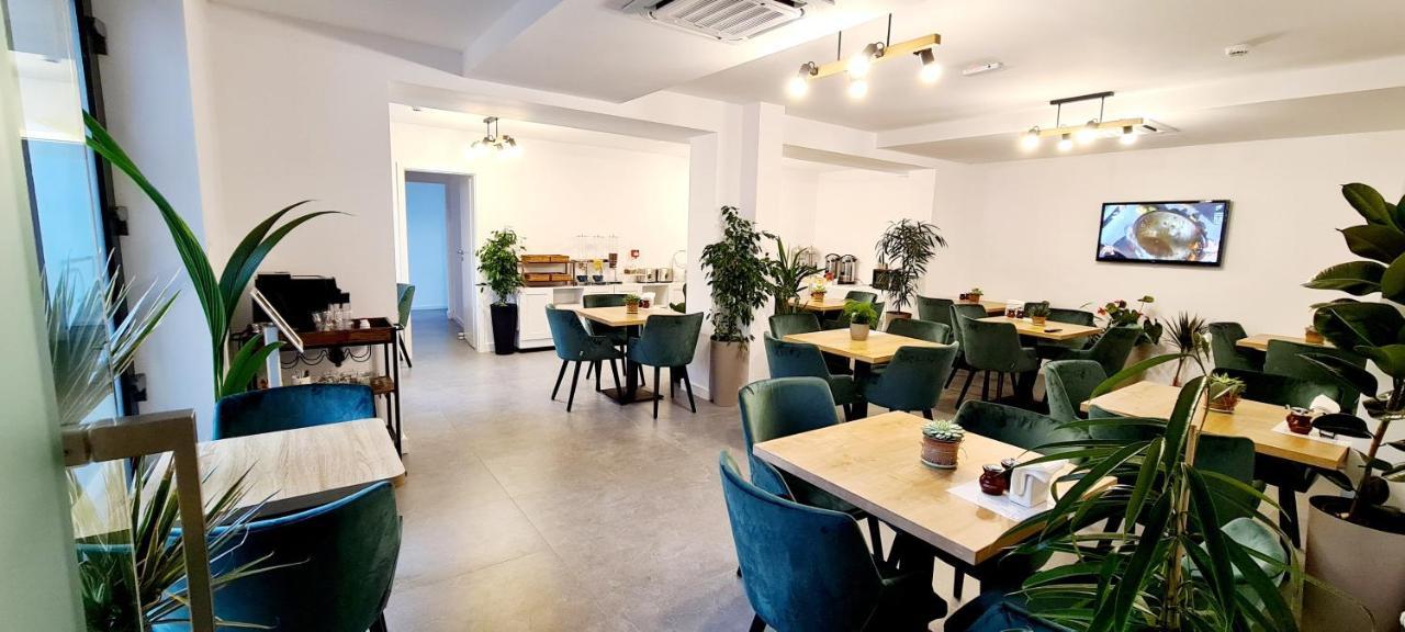 Hotel B4 오라데아 외부 사진