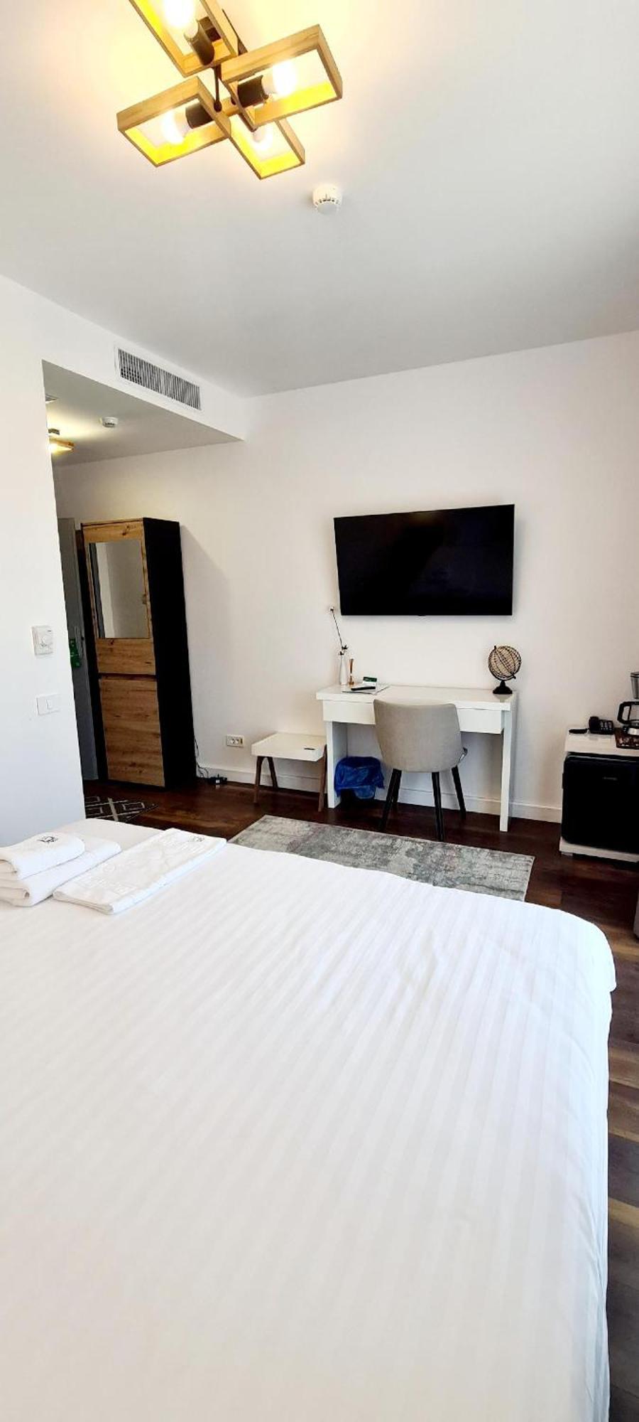 Hotel B4 오라데아 외부 사진